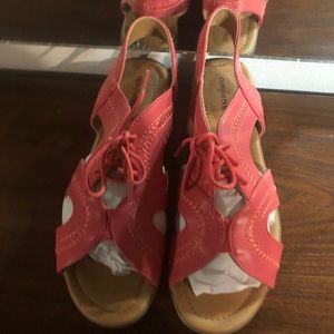 Corral/salmon colored shoes- never been worn